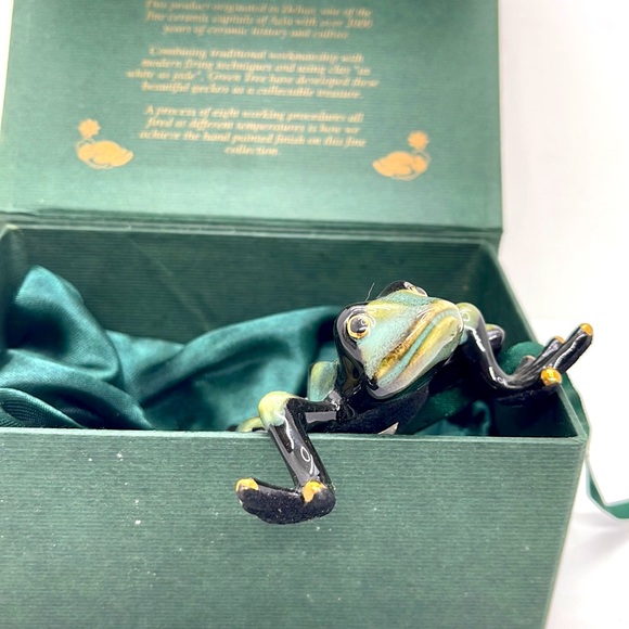 Golden Pond Collection by GREEN TREE Frog - Picture 4 of 9